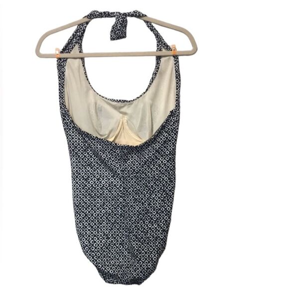 Lands end, black/white 1 piece halter top bathing suit w underwire size 12 tall - Picture 2 of 5